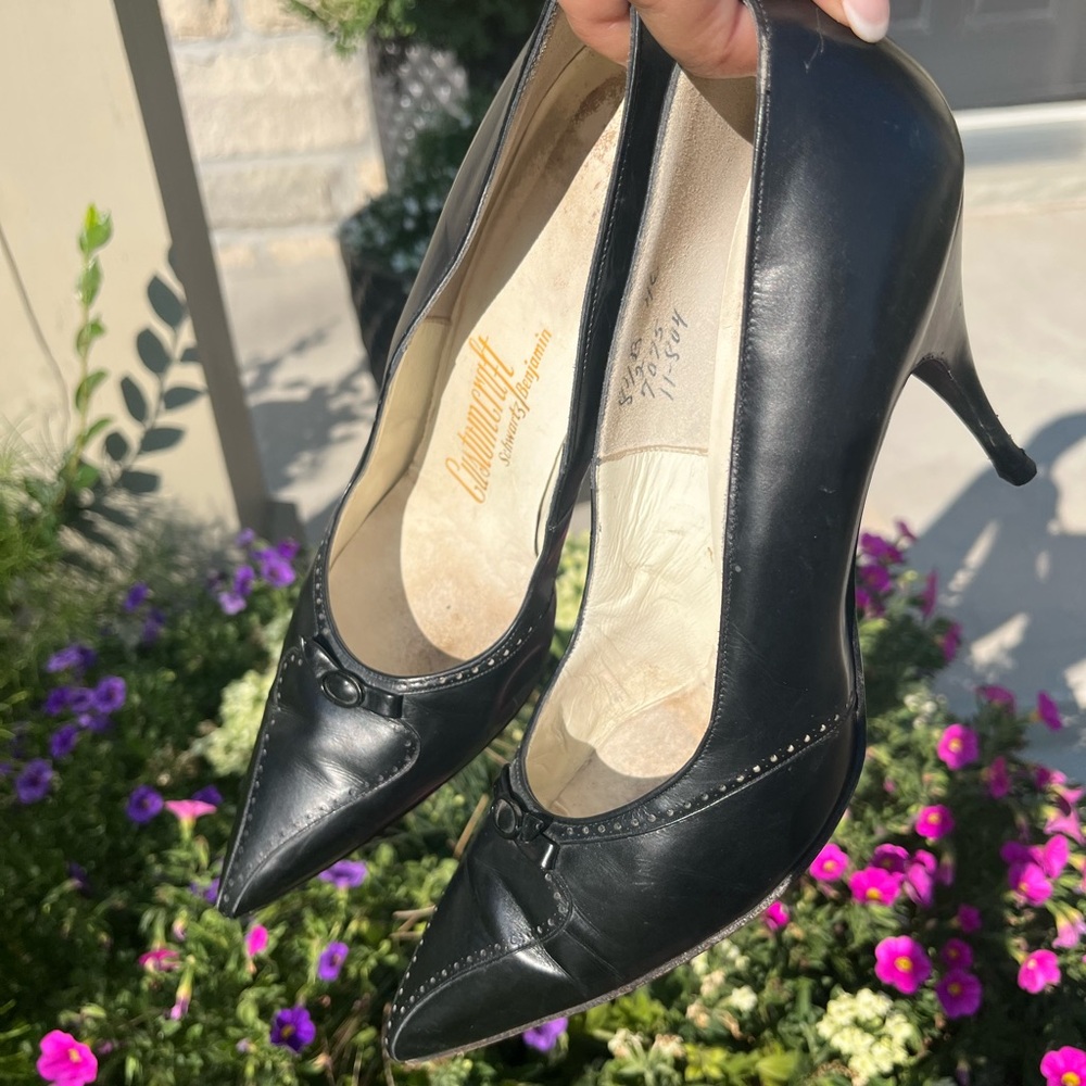 Custom Craft Holt Renfrew Benjamin Schwartz Vintage Black Leather Pumps 8.5